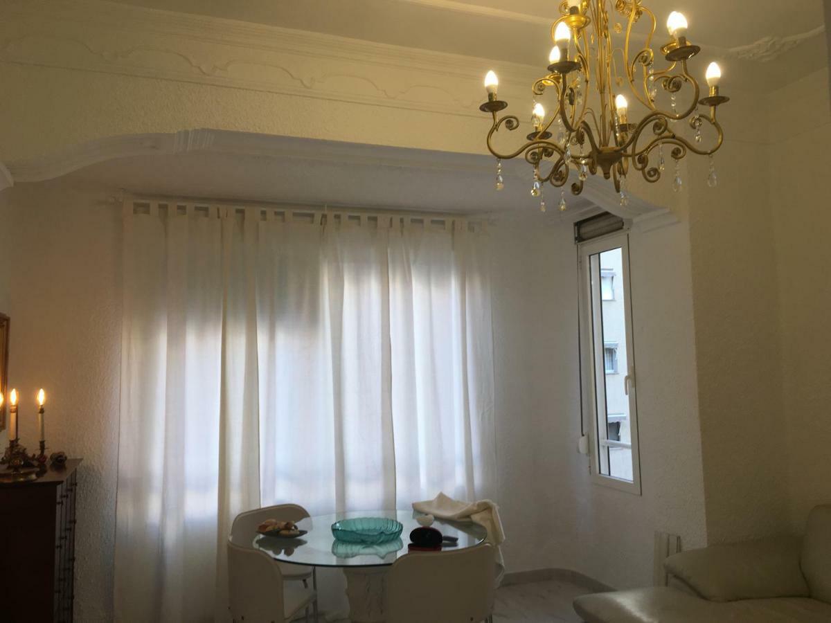 Reina Appartement Valencia Buitenkant foto