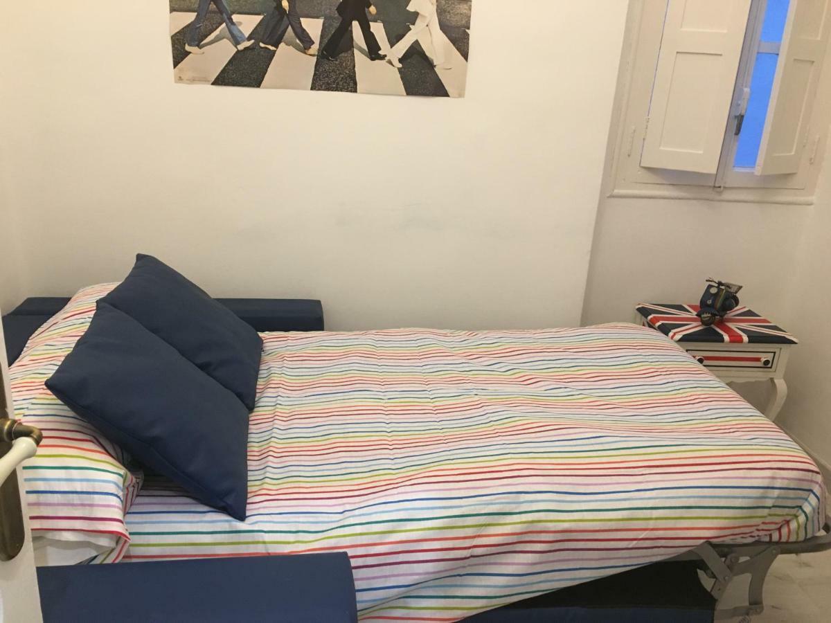 Reina Appartement Valencia Buitenkant foto