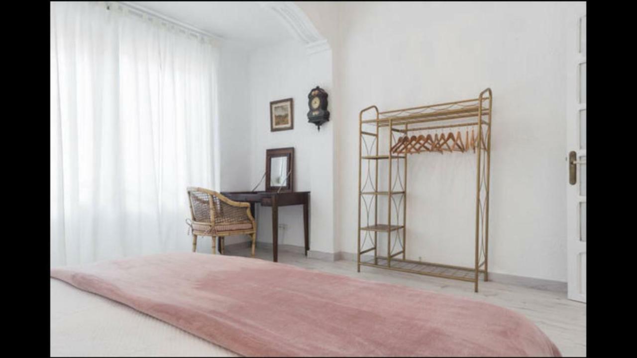Reina Appartement Valencia Buitenkant foto