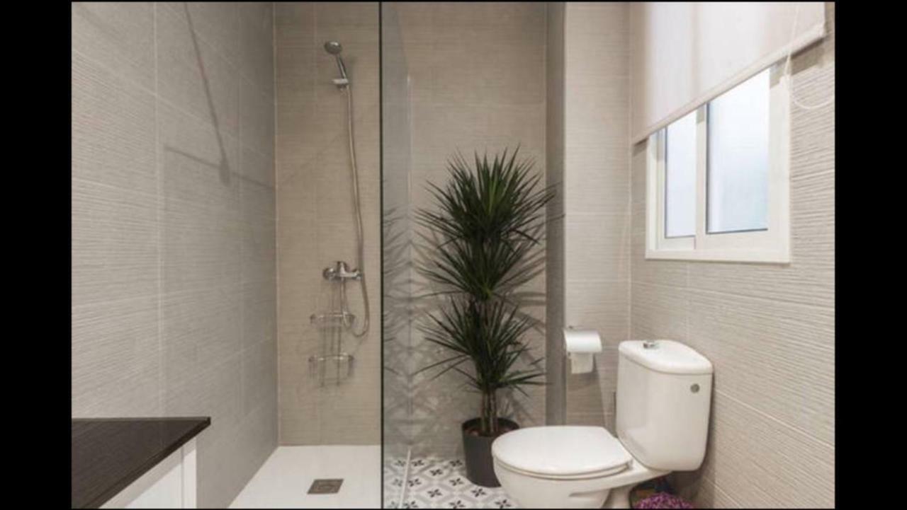 Reina Appartement Valencia Buitenkant foto