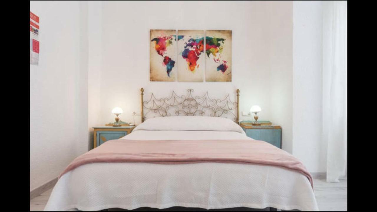 Reina Appartement Valencia Buitenkant foto