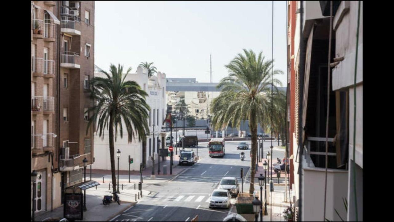 Reina Appartement Valencia Buitenkant foto