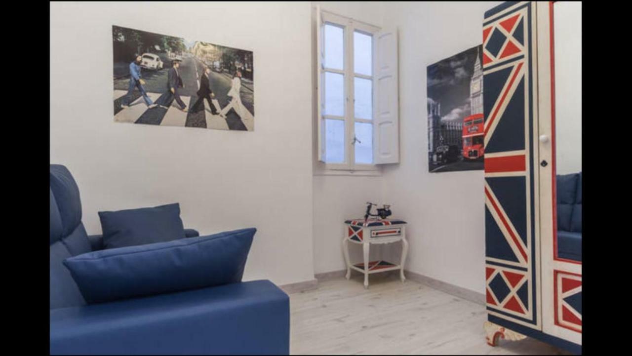 Reina Appartement Valencia Buitenkant foto